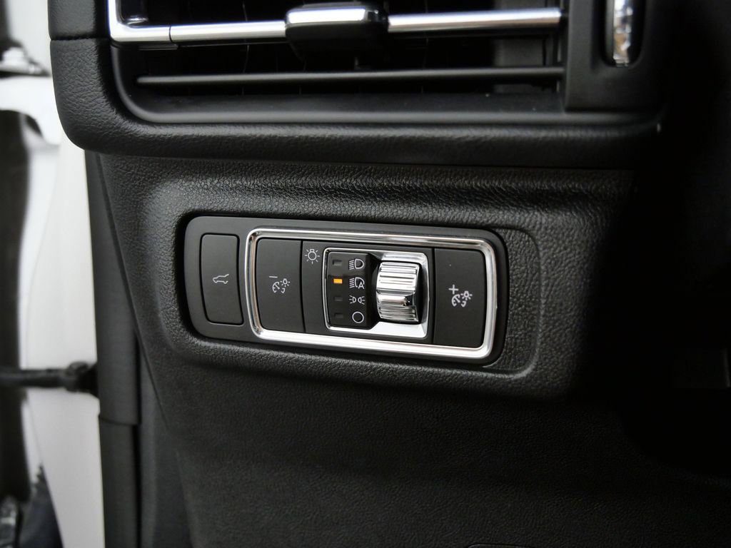 Certified 2022 Lincoln Corsair FWD image 23