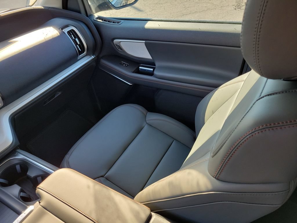 New 2025 Ford Expedition Active RWD image 20