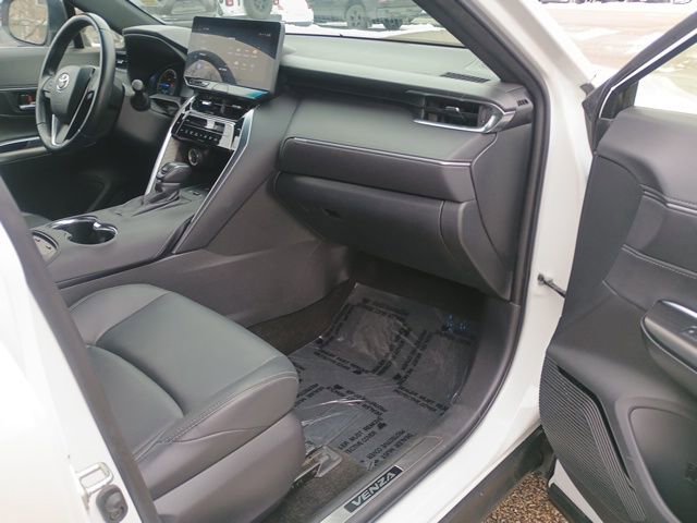 Used 2024 Toyota Venza Nightshade AWD/4WD image 14
