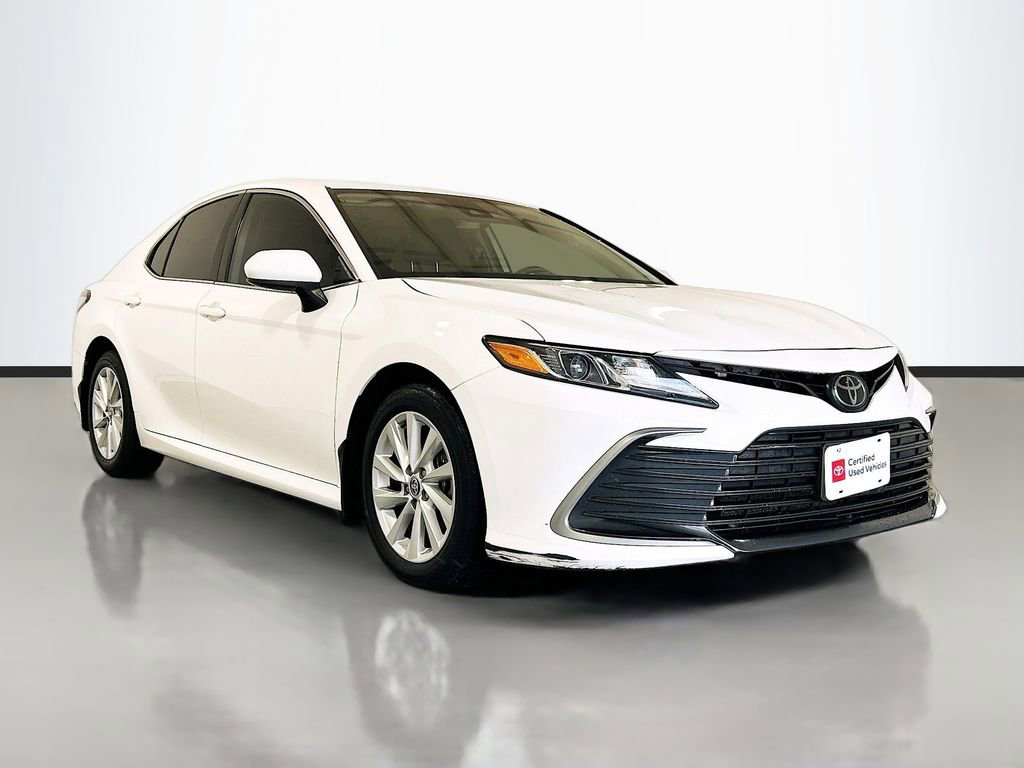 Used 2024 Toyota Camry LE FWD image 3