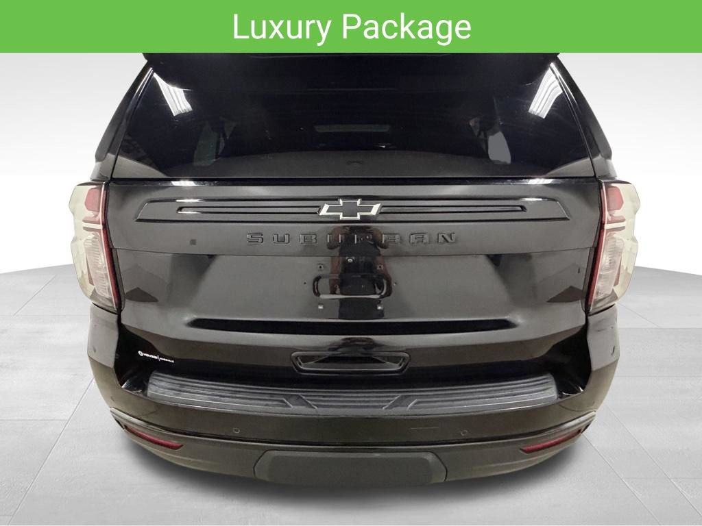 Certified 2024 Chevrolet Suburban Z71 w/ Luxury Package AWD/4WD image 5