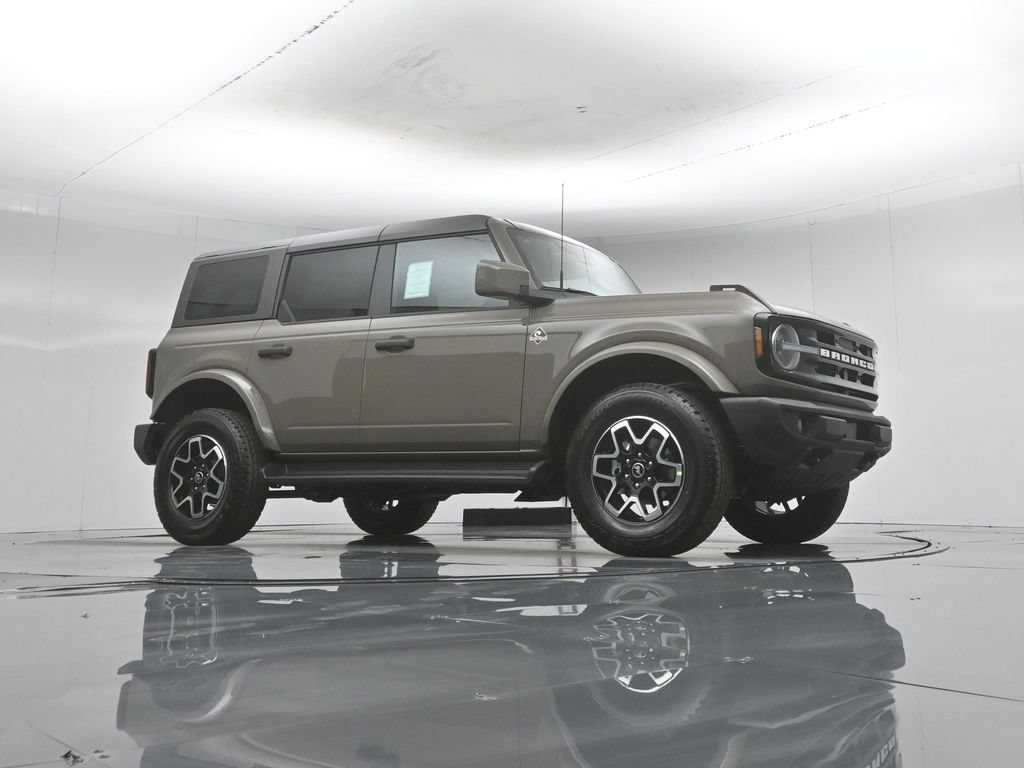 New 2026 Ford Bronco Outer Banks AWD/4WD image 3