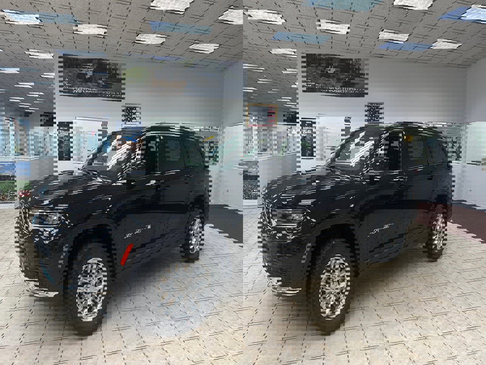 New 2025 Jeep Grand Cherokee L Laredo