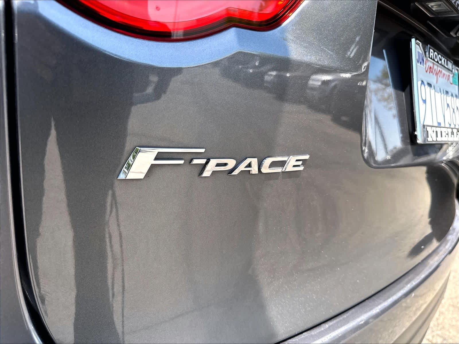 Used 2019 Jaguar F-PACE Premium AWD/4WD image 8