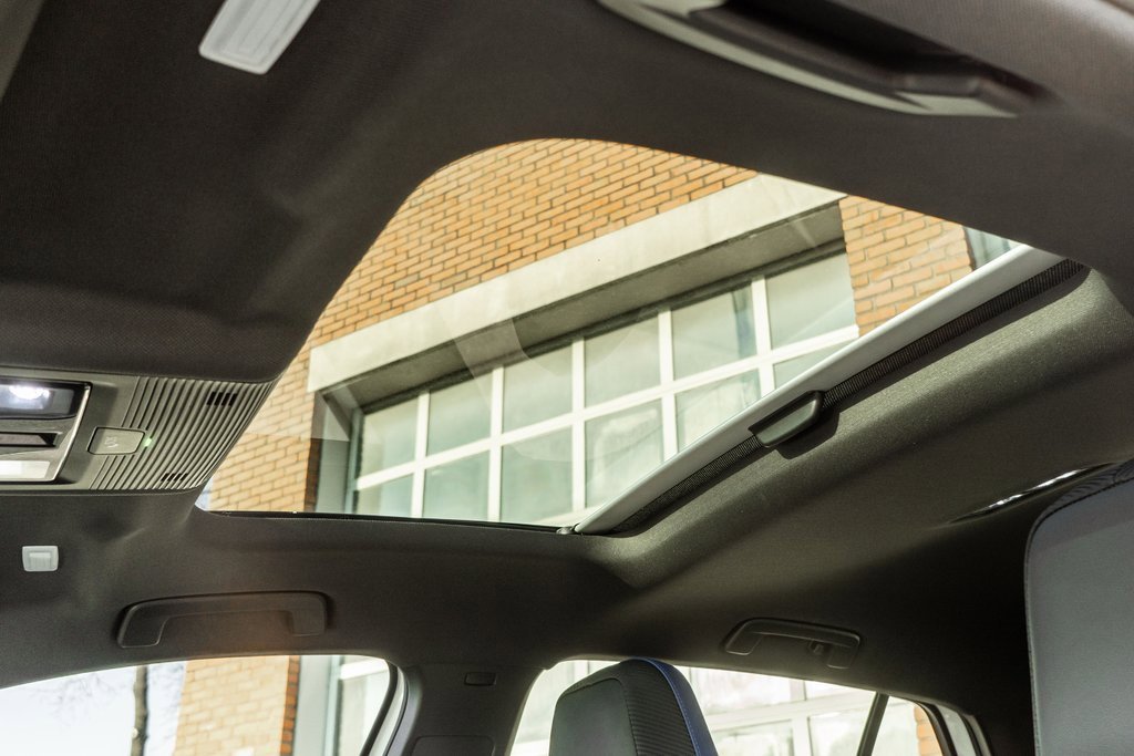 Used 2024 Volkswagen Golf R image 11