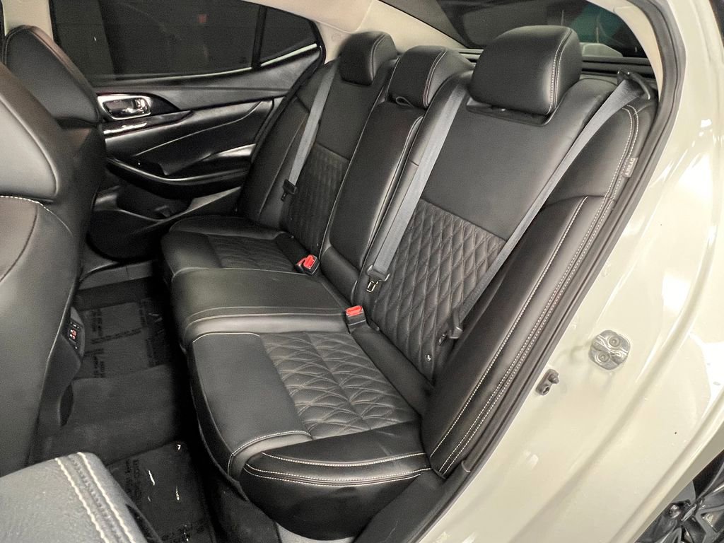 Used 2023 Nissan Maxima Platinum w/ Sport Mat Group FWD image 20