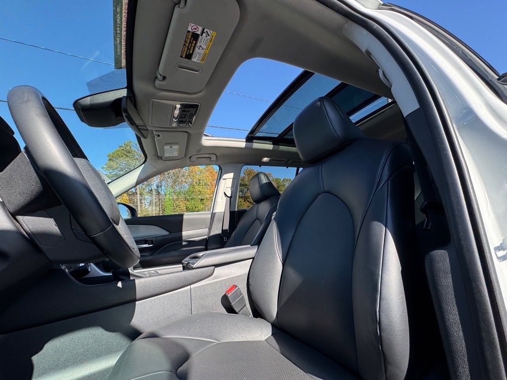 Used 2024 Toyota Grand Highlander XLE image 17