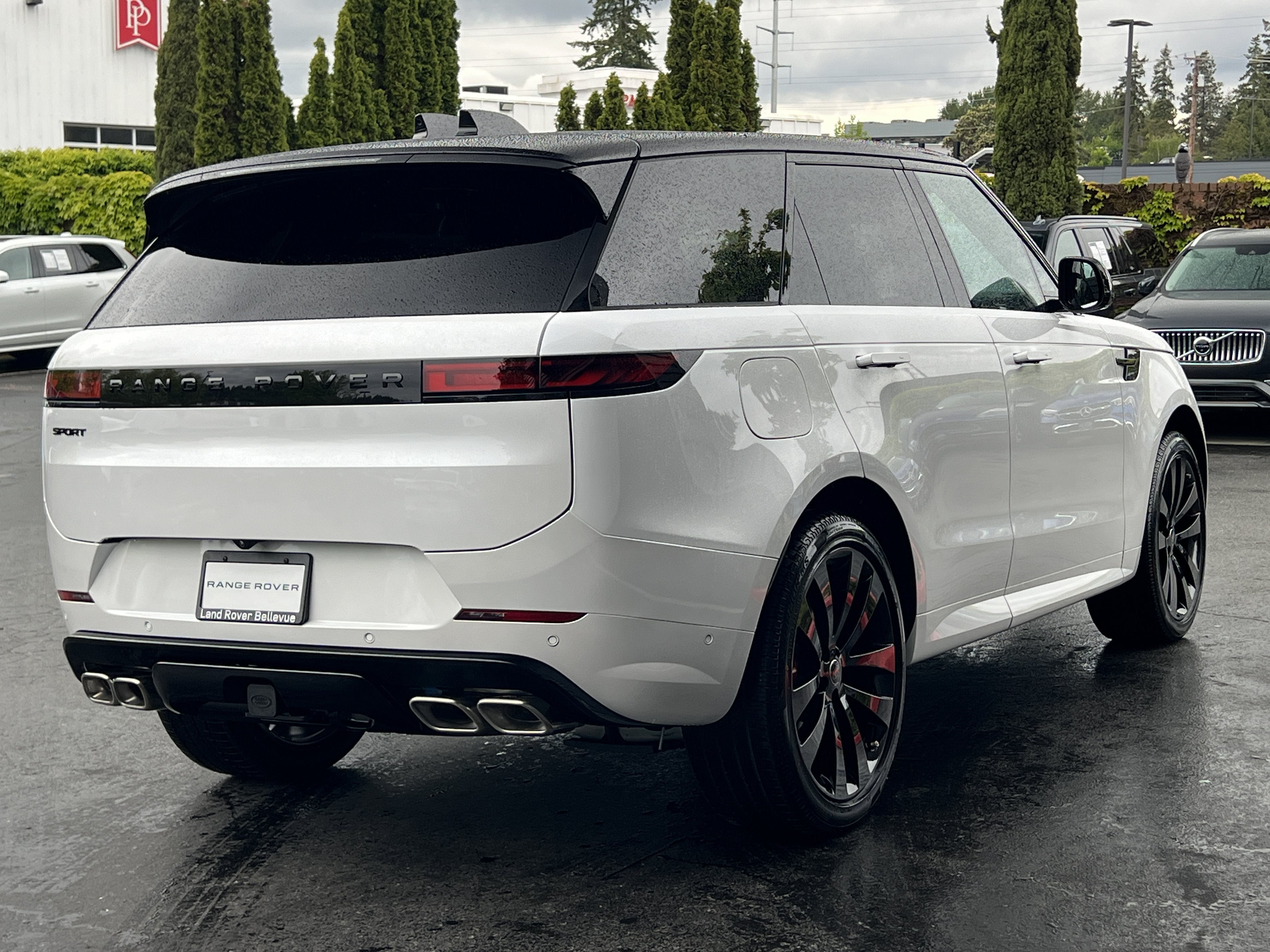 New 2025 Land Rover Range Rover Sport Dynamic SE AWD/4WD image 8