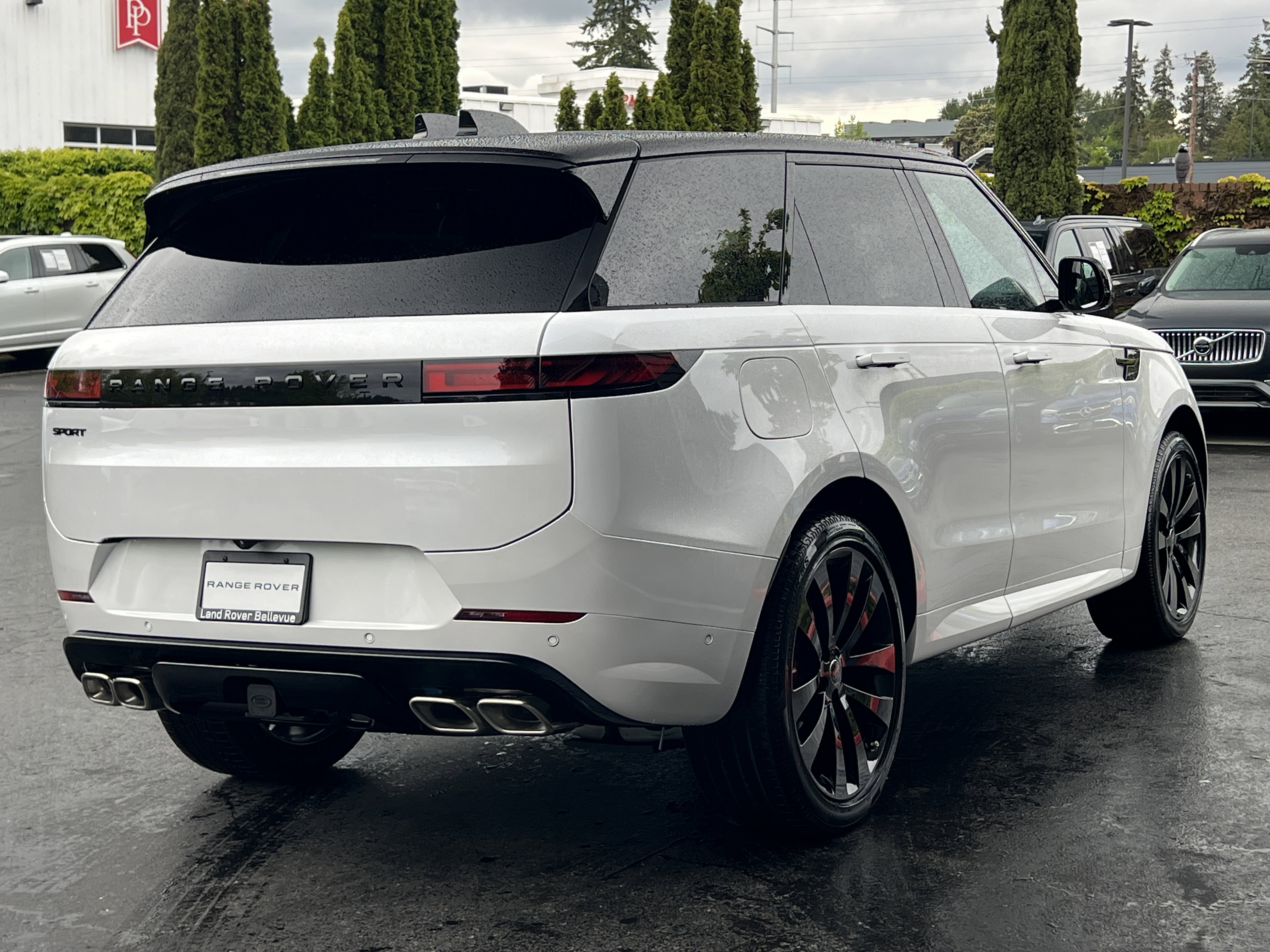 New 2025 Land Rover Range Rover Sport Dynamic SE AWD/4WD image 8