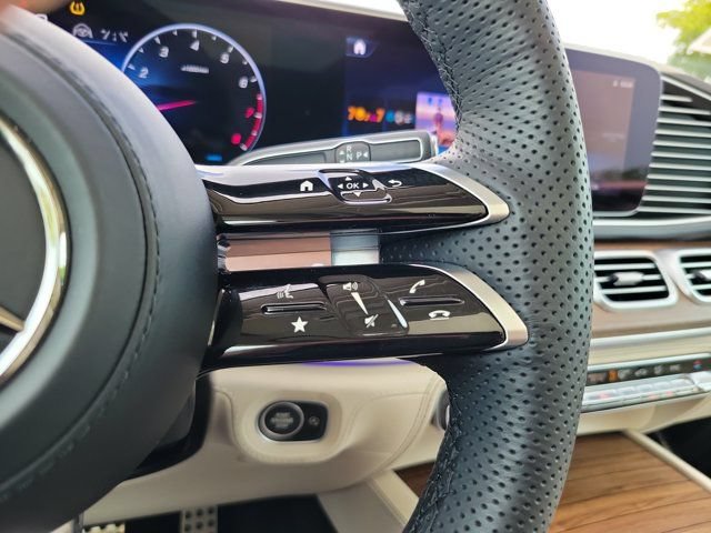 Used 2024 Mercedes-Benz GLS 450 4MATIC image 24