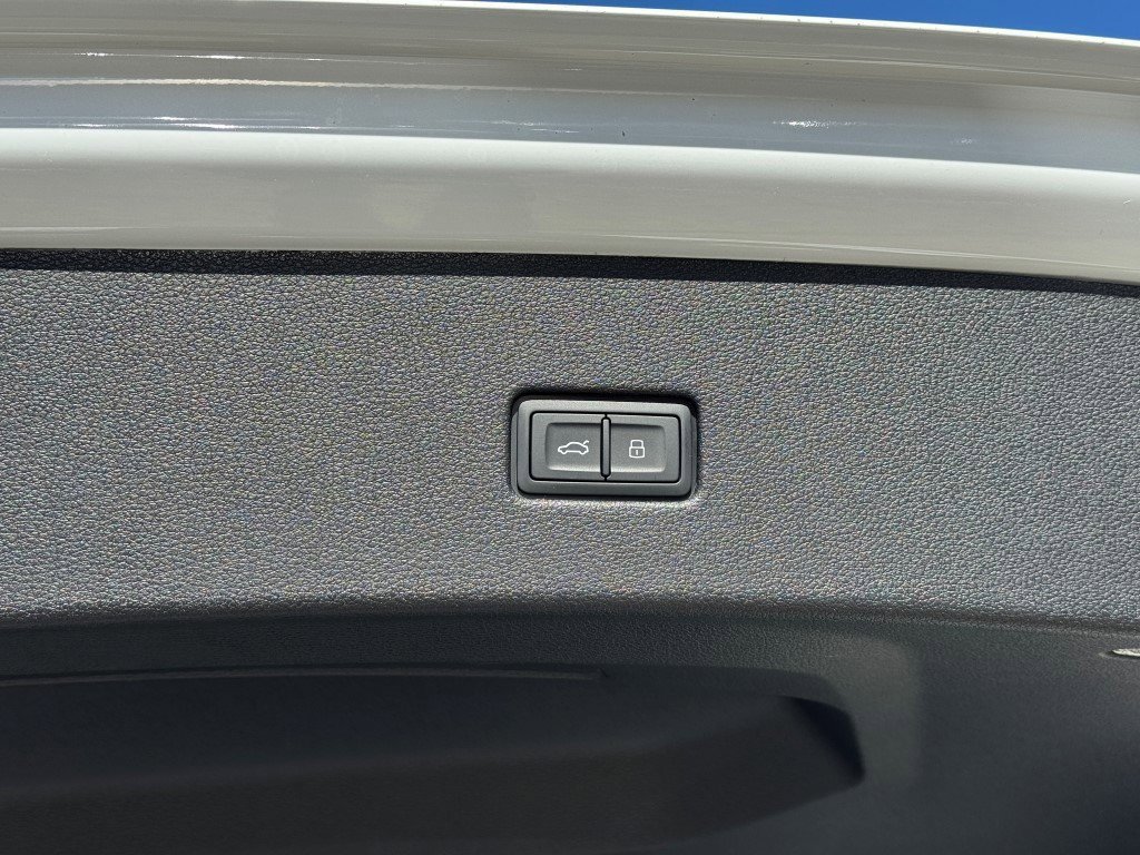 New 2026 Audi Q8 Premium Plus image 17