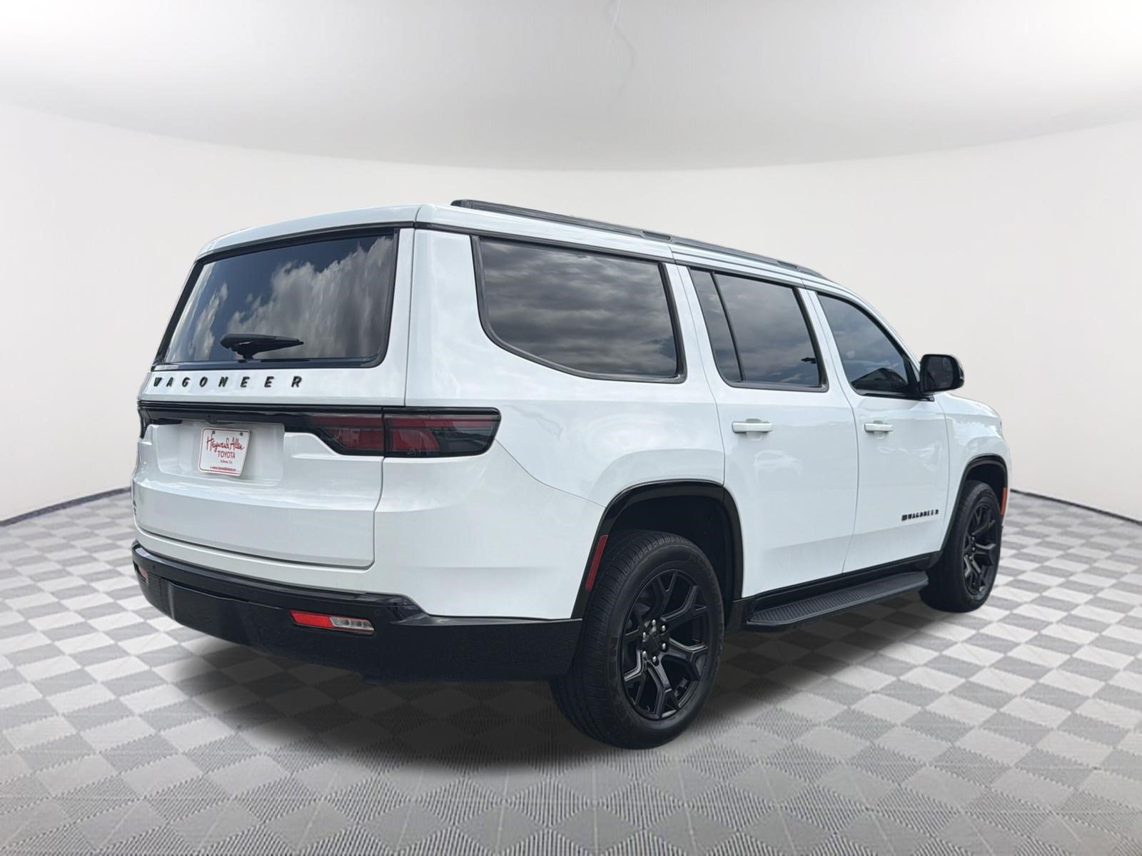 Used 2024 Jeep Wagoneer Series II AWD/4WD image 16