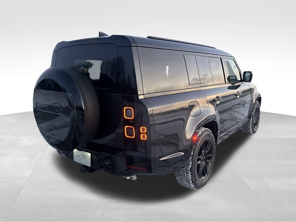 New 2026 Land Rover Defender 130 X-Dynamic SE image 5