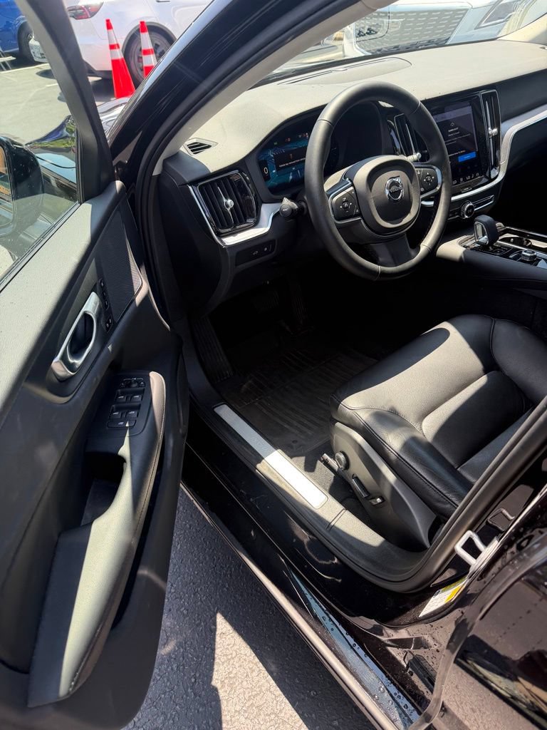 Used 2024 Volvo S60 T8 Core w/ Climate Package AWD/4WD image 4