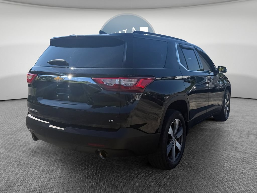 Used 2021 Chevrolet Traverse LT w/ LT Premium Package AWD/4WD image 3