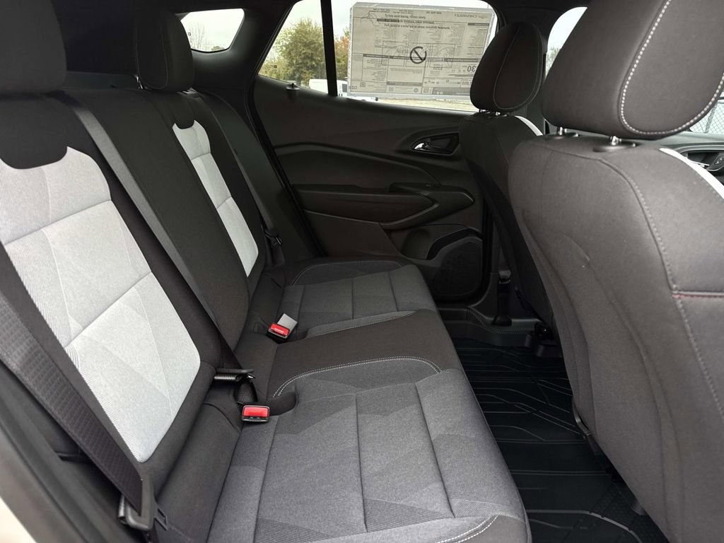 New 2026 Chevrolet Trax RS w/ Sunroof Package image 9