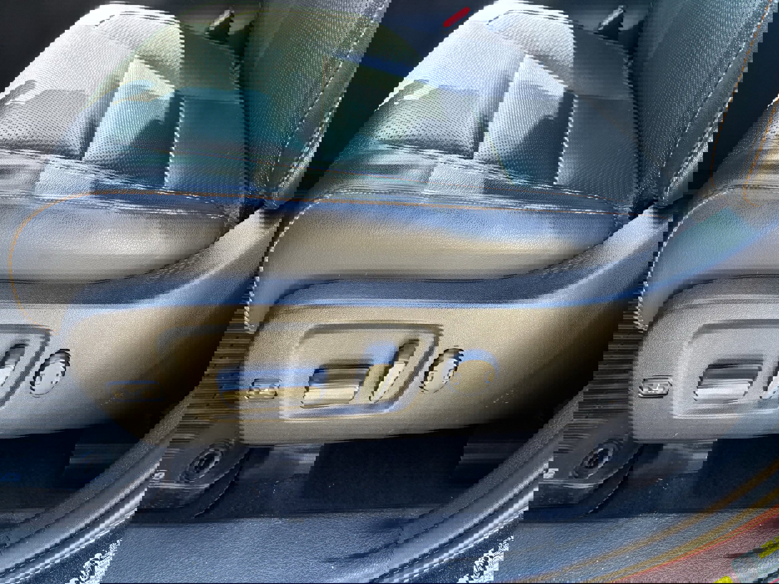 Used 2019 Toyota Highlander Limited image 29