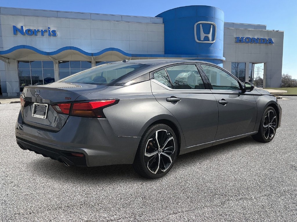 Used 2023 Nissan Altima 2.5 SR FWD image 4