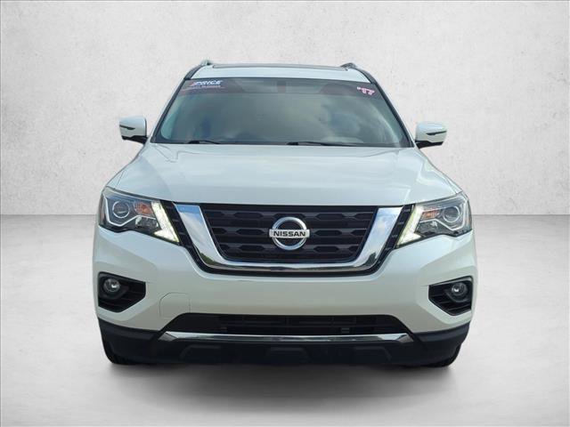 Used 2017 Nissan Pathfinder Platinum AWD/4WD image 2