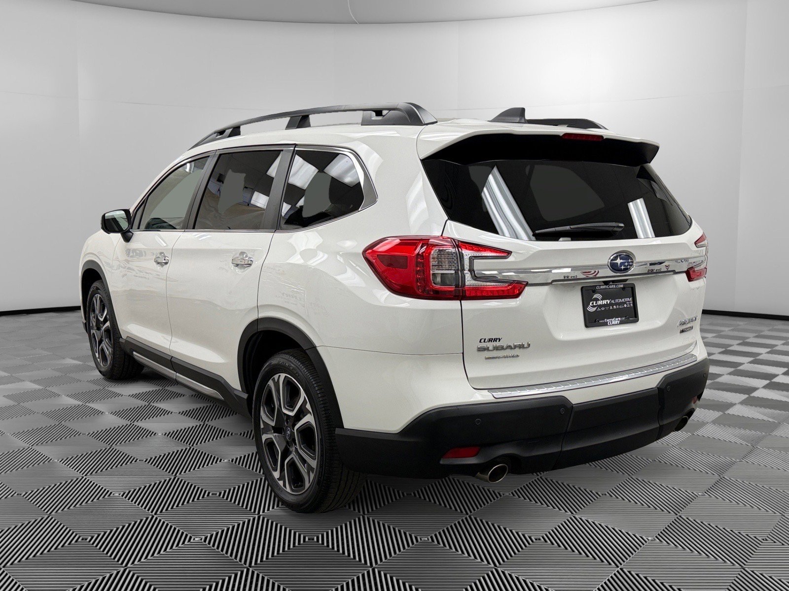 Used 2023 Subaru Ascent Touring image 3