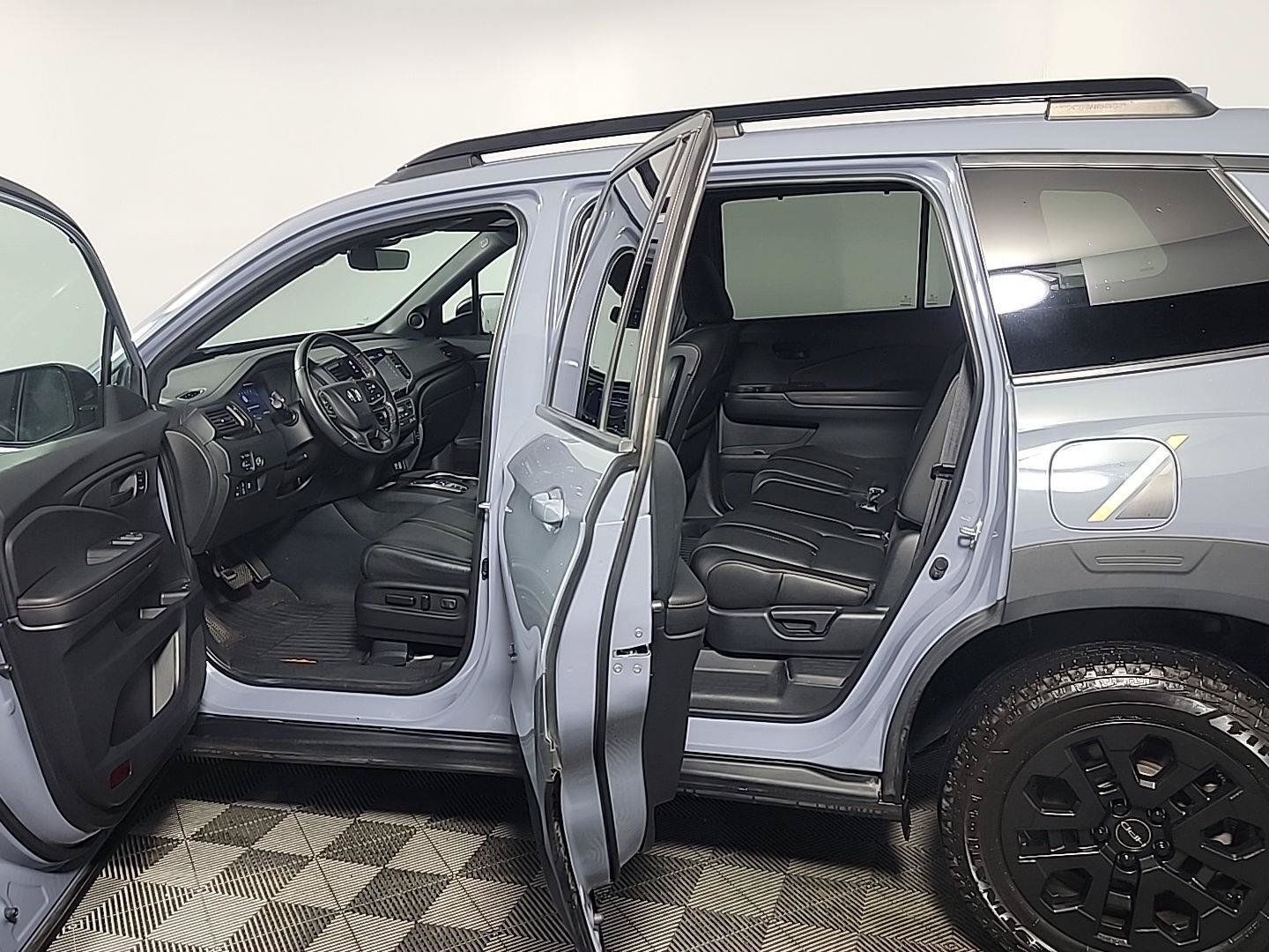 Certified 2023 Honda Passport TrailSport image 16