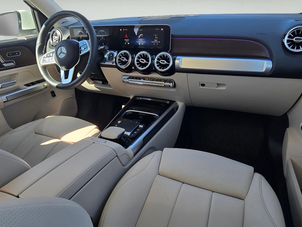 Used 2021 Mercedes-Benz GLB 250 4MATIC w/ Premium Package image 16