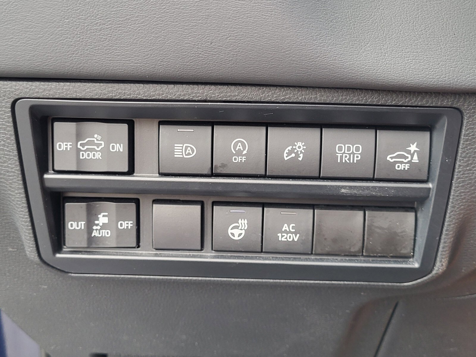 Used 2023 Toyota Tundra Platinum AWD/4WD image 23