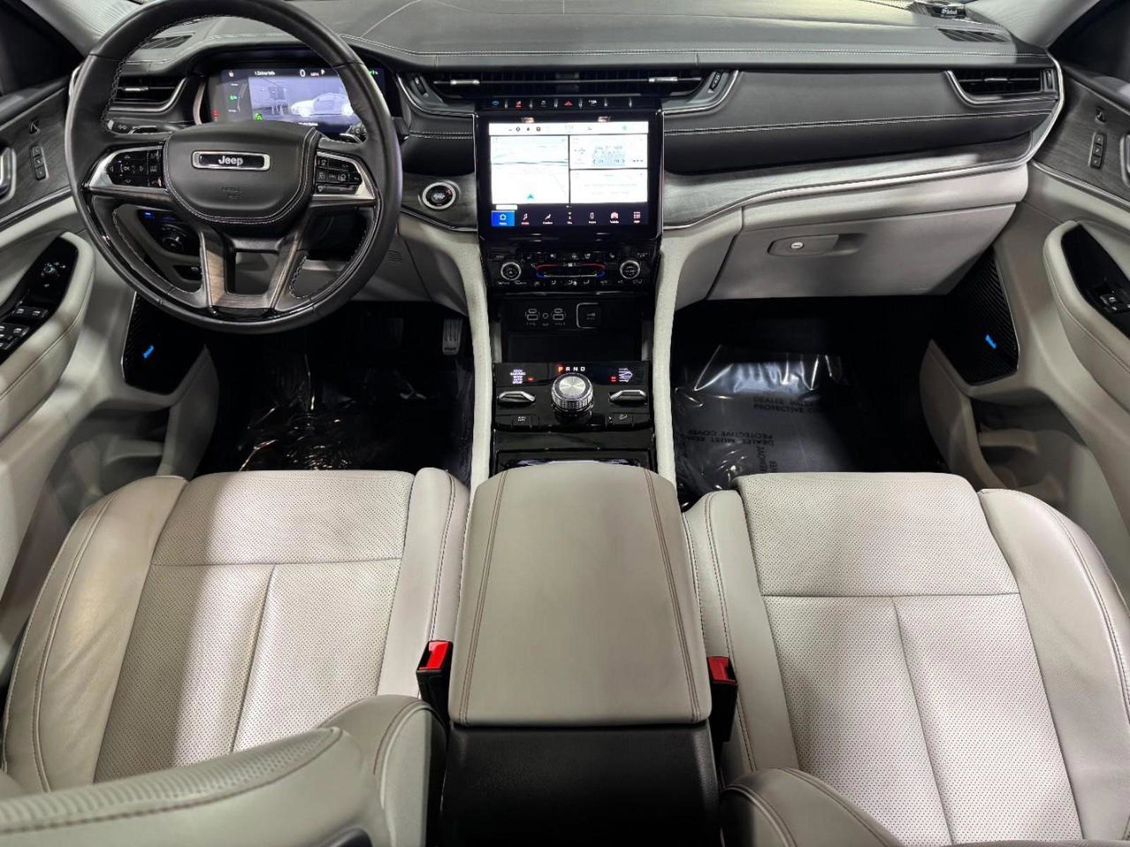 Used 2022 Jeep Grand Cherokee Overland w/ Advanced Protech Group III image 13