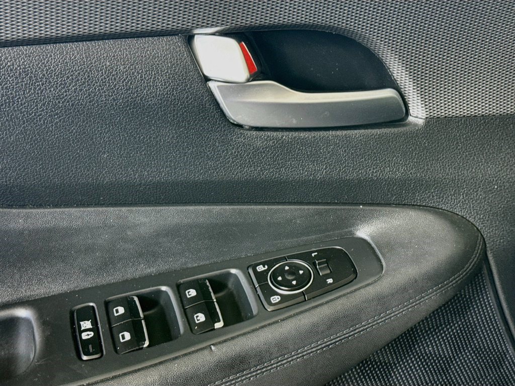 Used 2020 Hyundai Santa Fe SEL FWD image 23