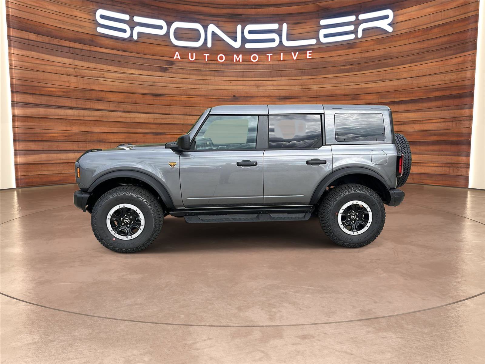 New 2025 Ford Bronco Badlands w/ Sasquatch Package AWD/4WD video 2