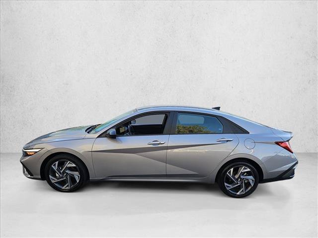 Used 2025 Hyundai Elantra SEL FWD image 9