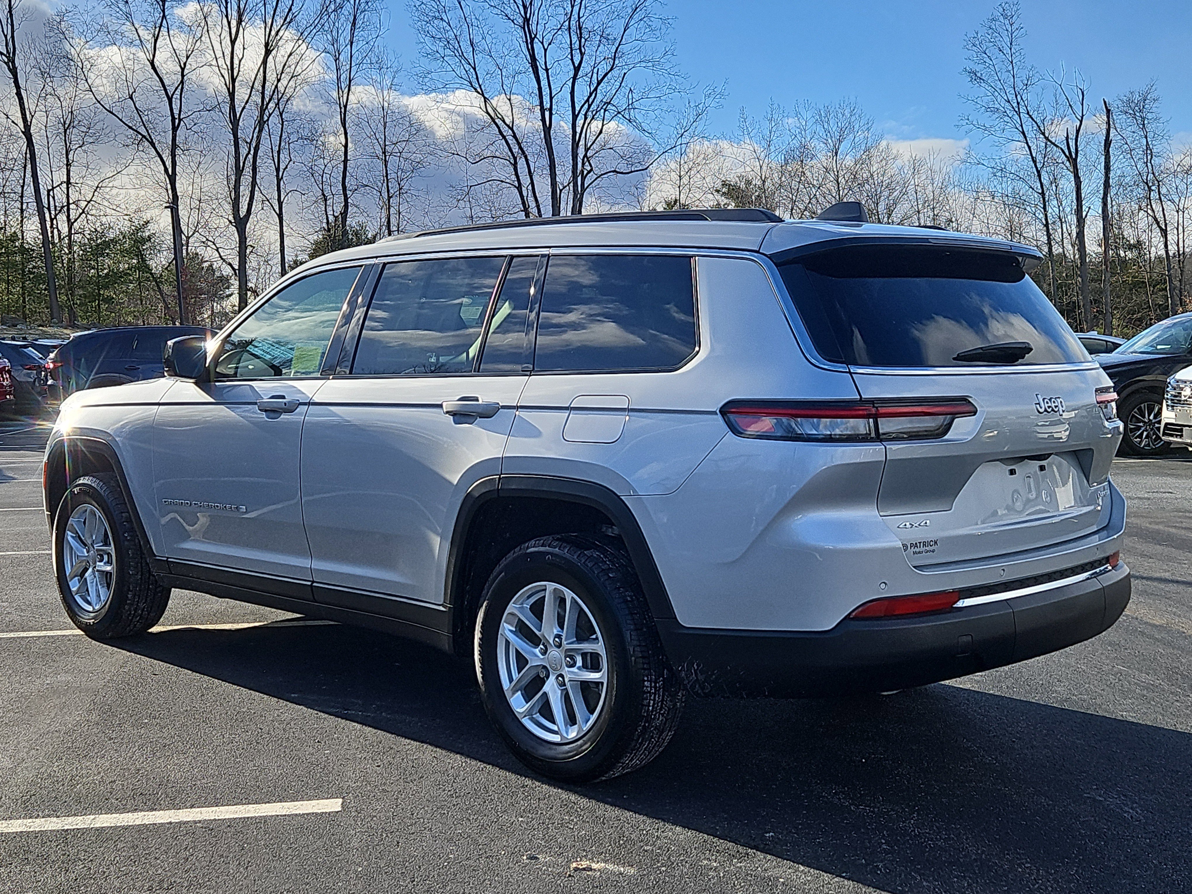Used 2024 Jeep Grand Cherokee L Laredo w/ Trailer Tow Package image 23