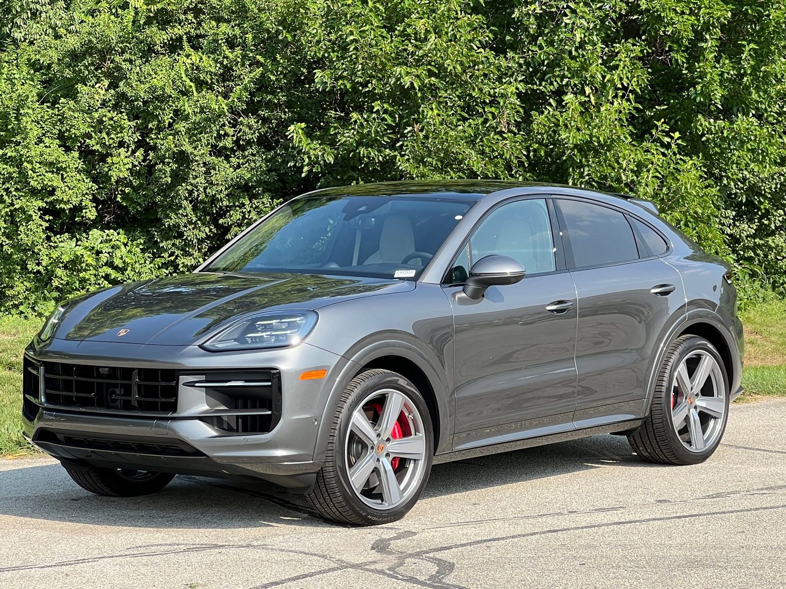 New 2025 Porsche Cayenne S image 1