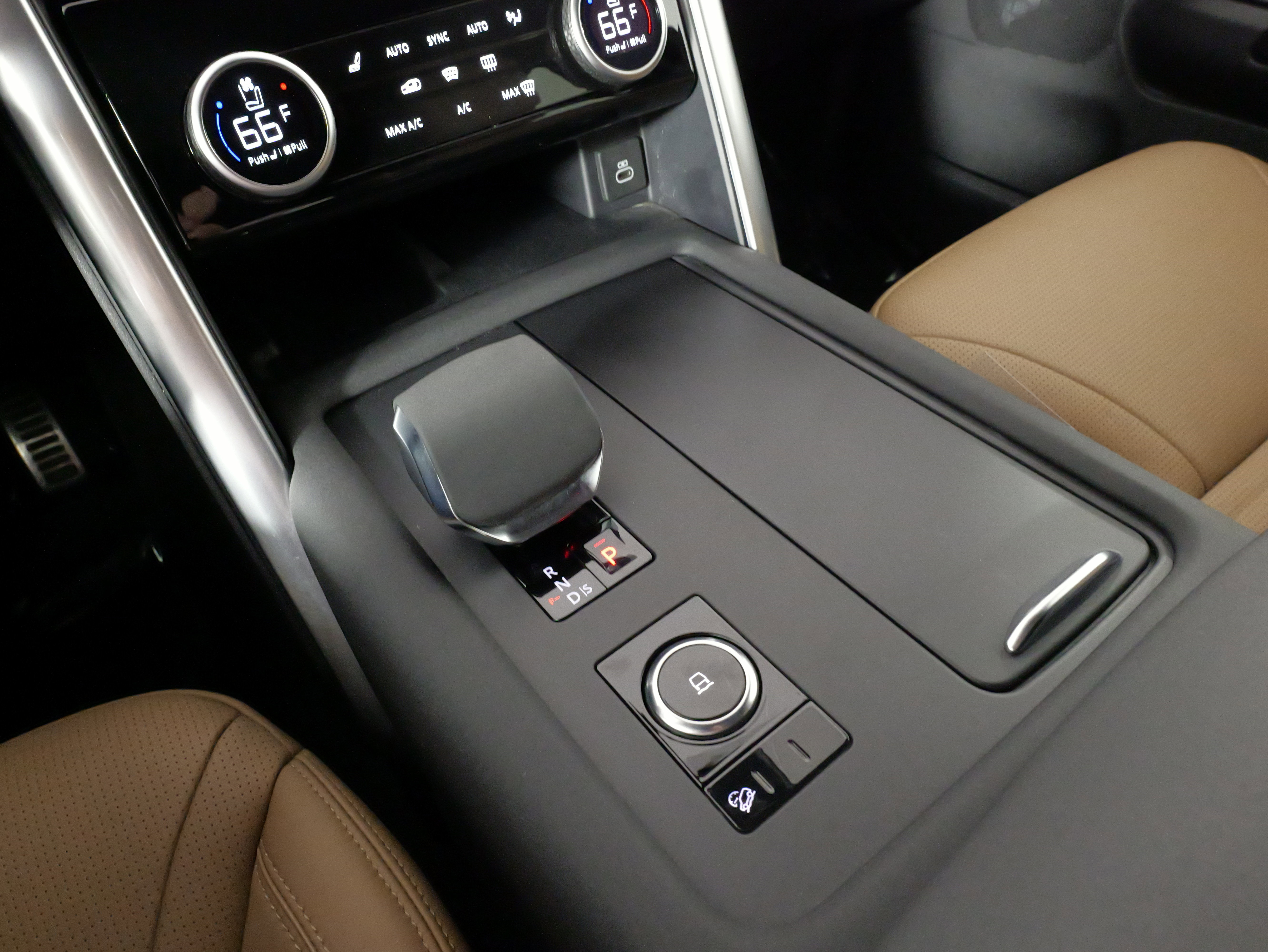 Used 2024 Land Rover Discovery Dynamic SE image 76