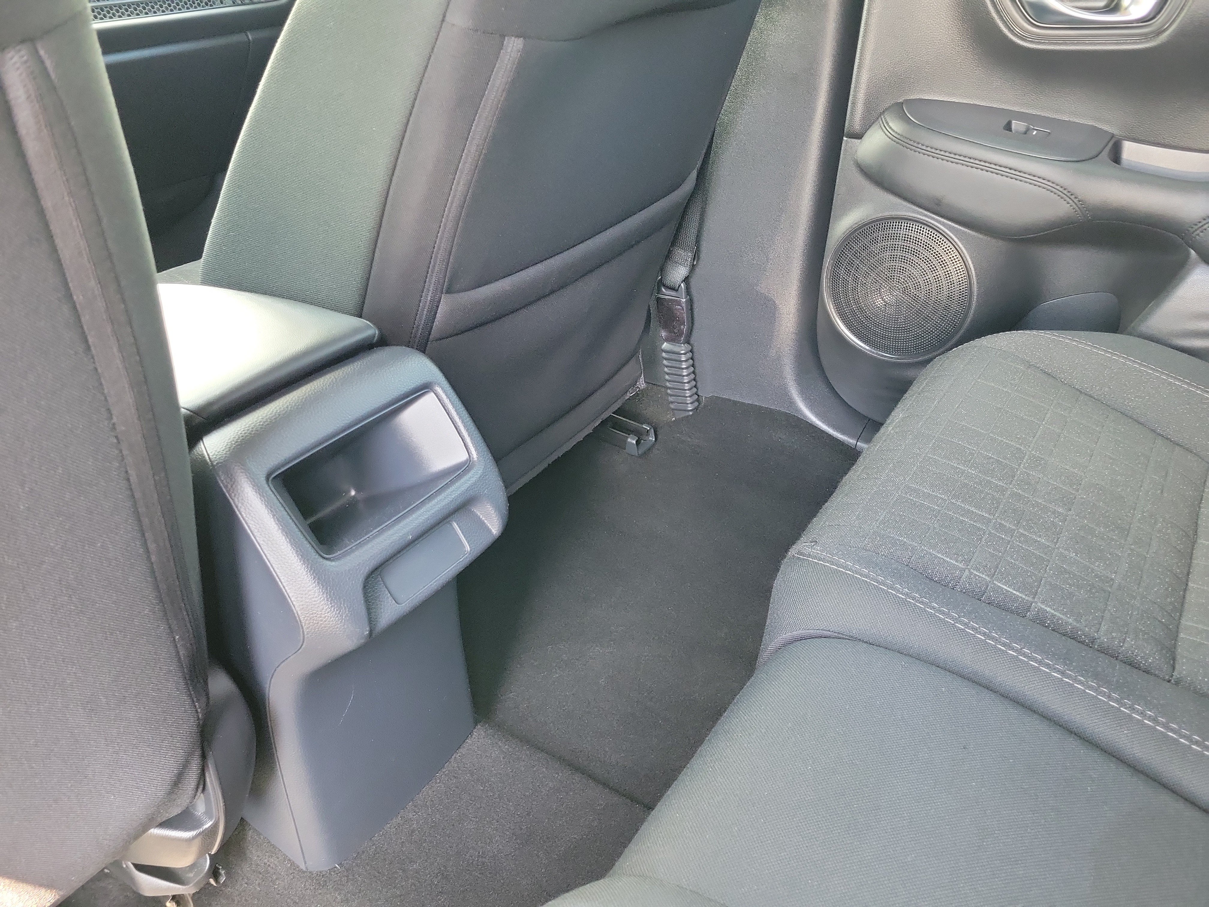 Used 2025 Honda HR-V LX image 13