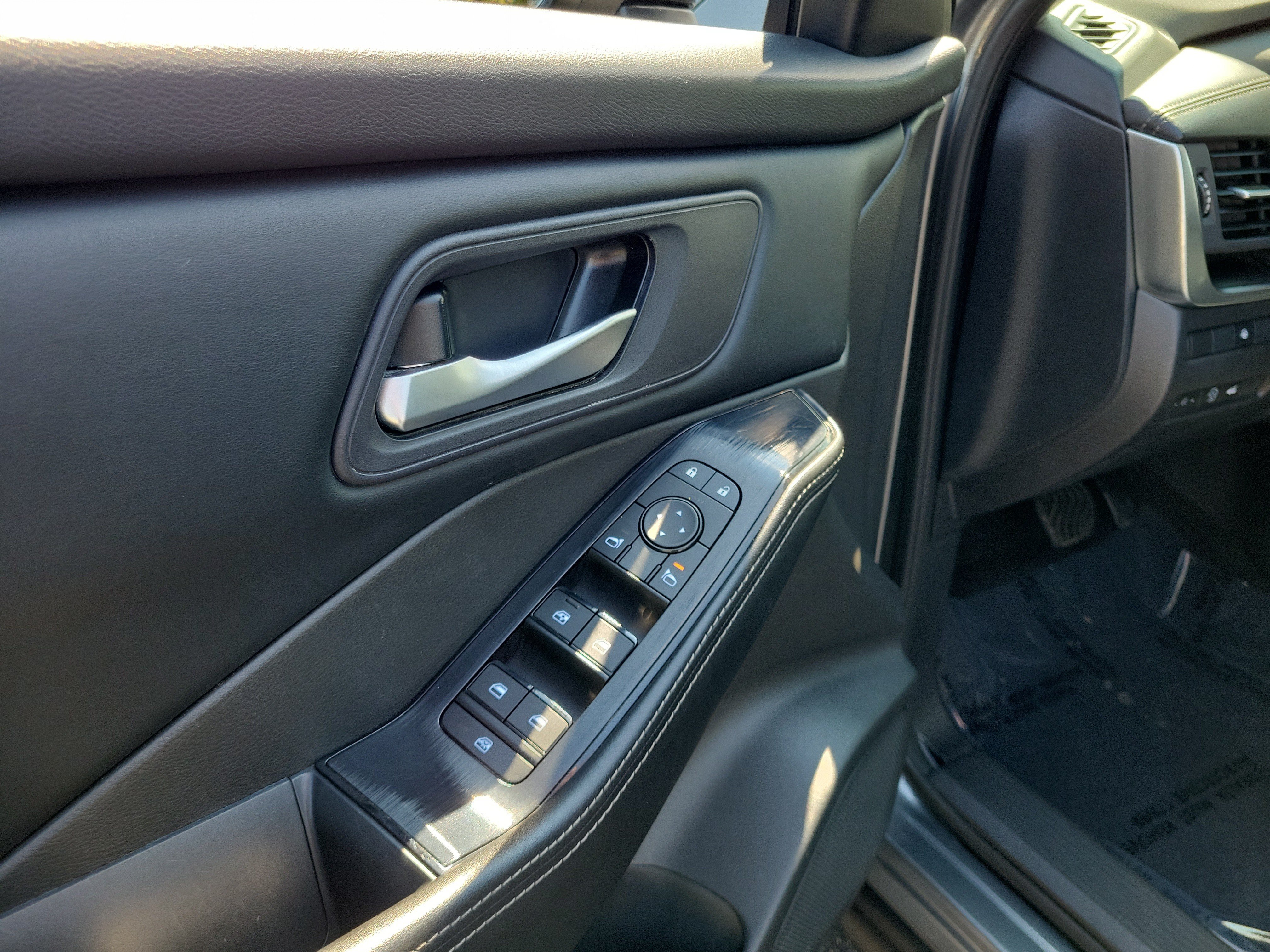 Certified 2024 Nissan Rogue SV FWD image 18