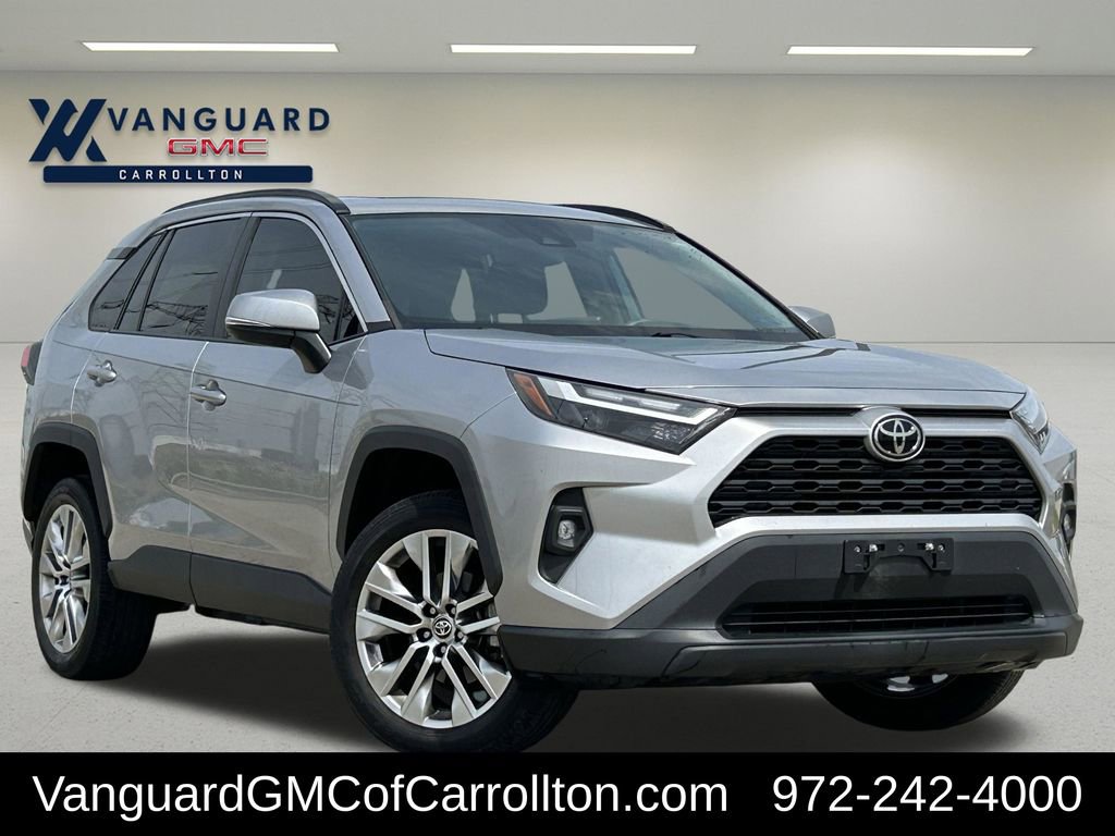 Used 2022 Toyota RAV4 XLE Premium image 2