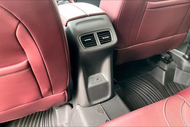 Used 2025 Buick Envision Sport Touring AWD/4WD image 33