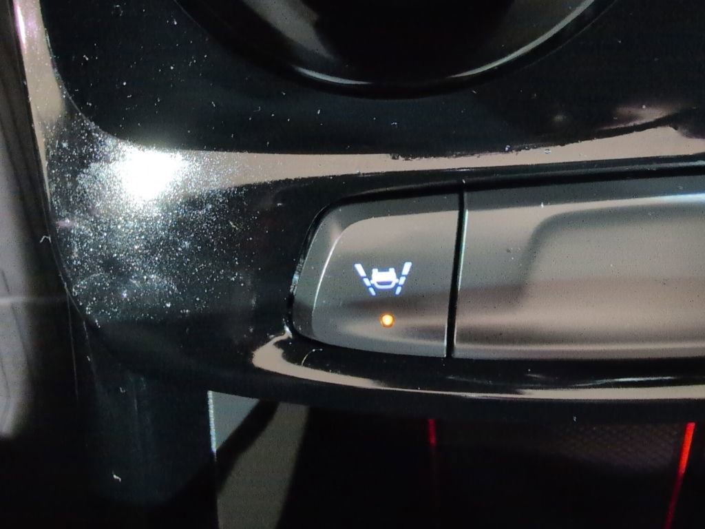 Used 2025 Chevrolet Trax RS w/ Driver Confidence Package image 21