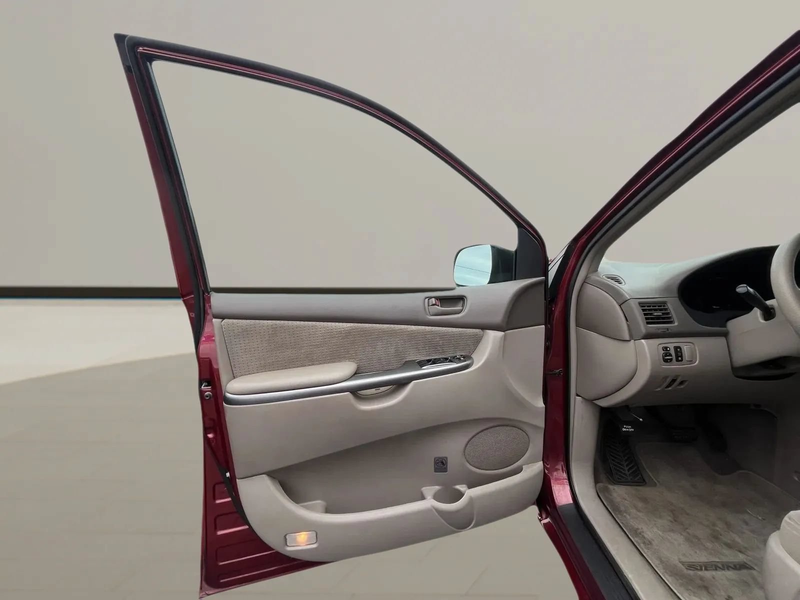 Used 2008 Toyota Sienna CE FWD image 5