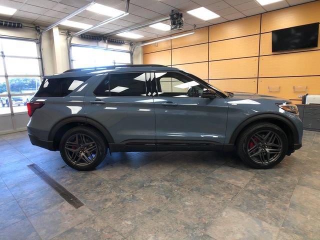 New 2026 Ford Explorer ST-Line w/ ST-Line Street Pack AWD/4WD image 8