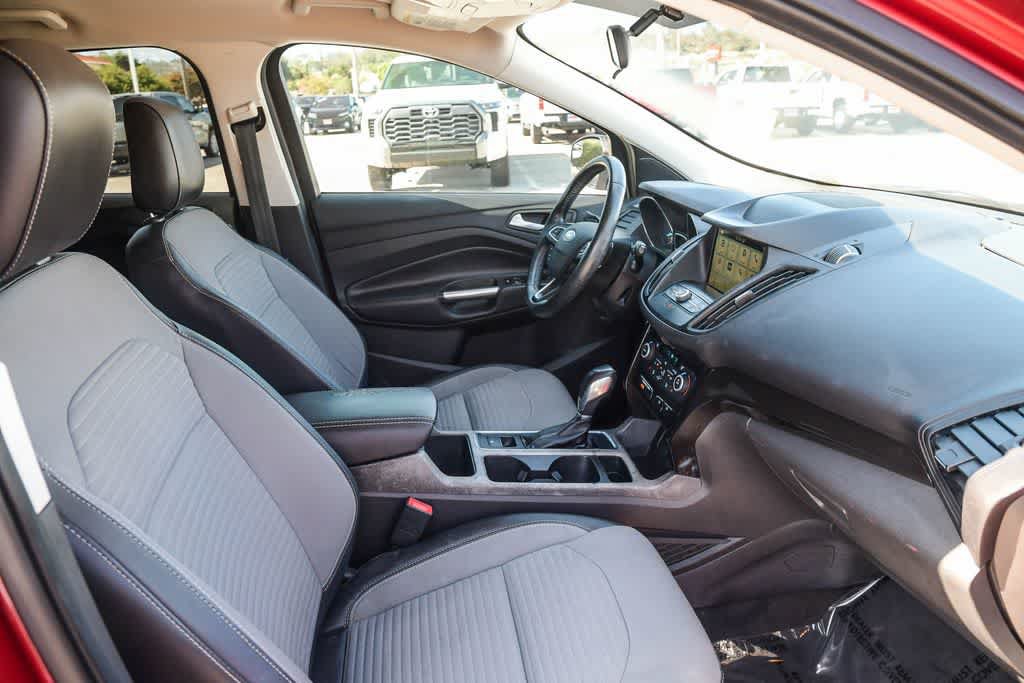 Used 2019 Ford Escape SE FWD image 16