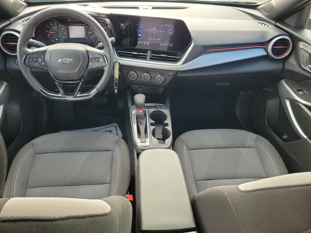Used 2024 Chevrolet Trax RS w/ Driver Confidence Package FWD image 30