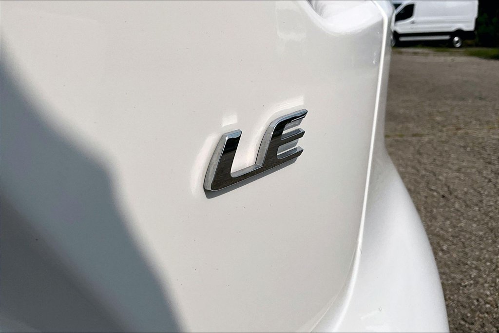 Used 2025 Toyota Corolla LE FWD image 8