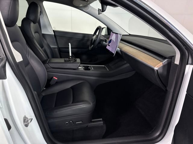 Used 2021 Tesla Model Y Long Range image 27