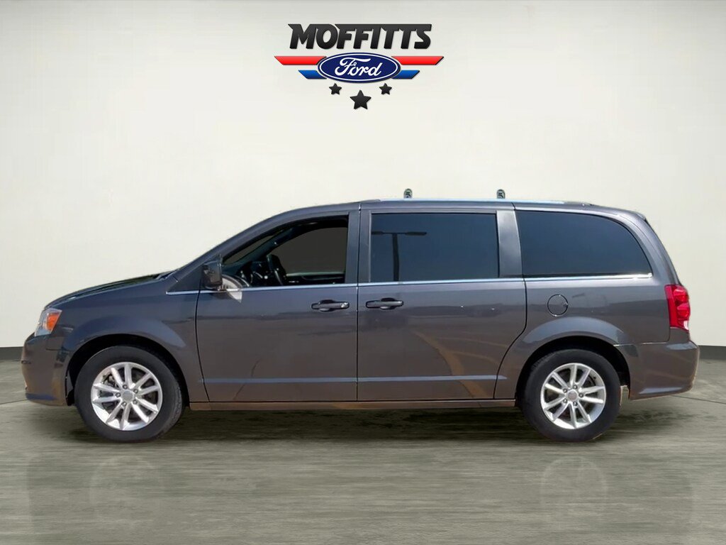 Used 2018 Dodge Grand Caravan SXT FWD image 2