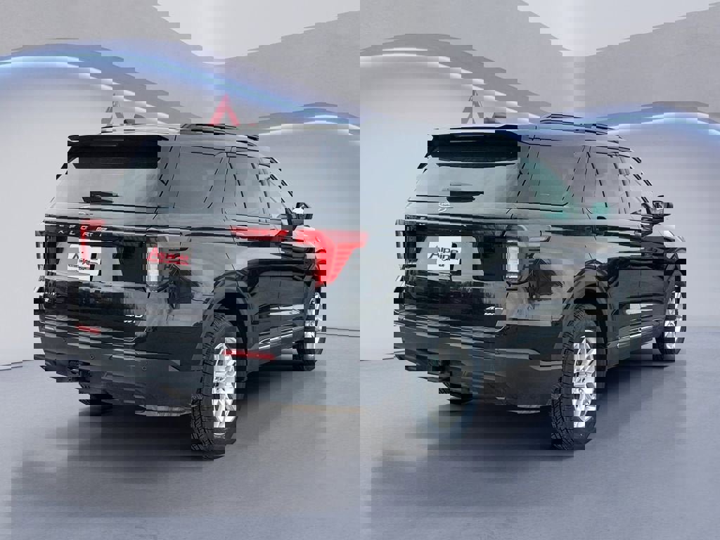 Used 2025 Ford Explorer Active image 5