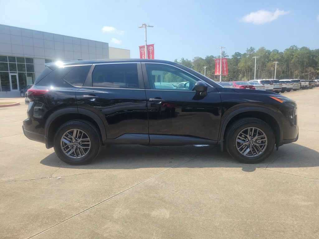 Used 2024 Nissan Rogue S FWD image 8