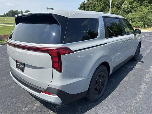 New 2027 Kia Carnival FWD image 6