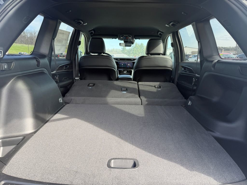 New 2026 Jeep Grand Cherokee Altitude AWD/4WD image 9